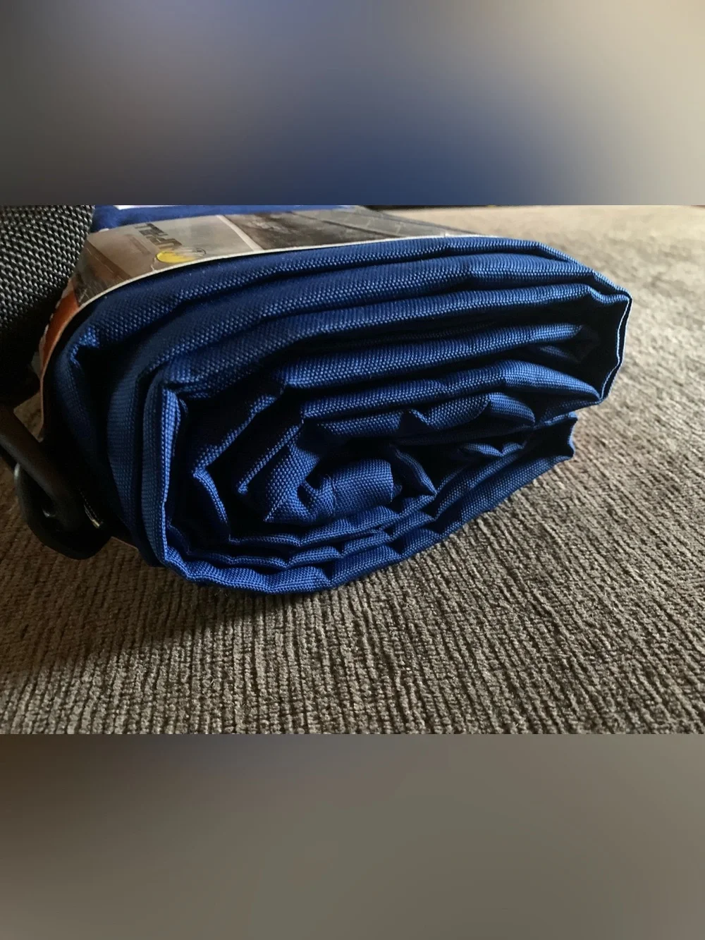 Uphill sports water resistant stadium blanket
